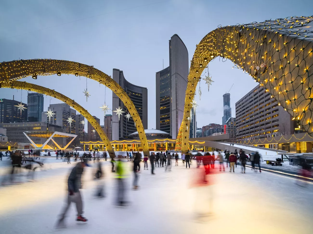  Nathan Phillips Square em Toronto