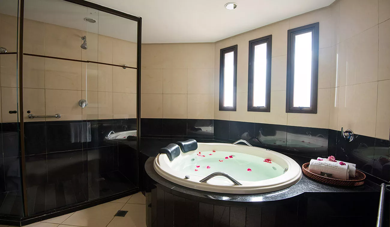 Quarto Chaletmaster WC Vila Gale Mares