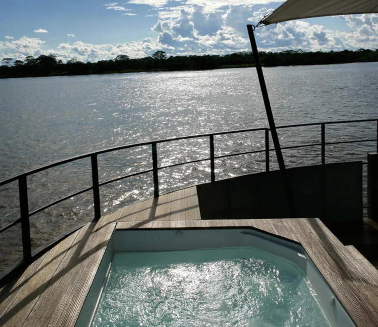 Aqua Expeditions Aria Amazon 