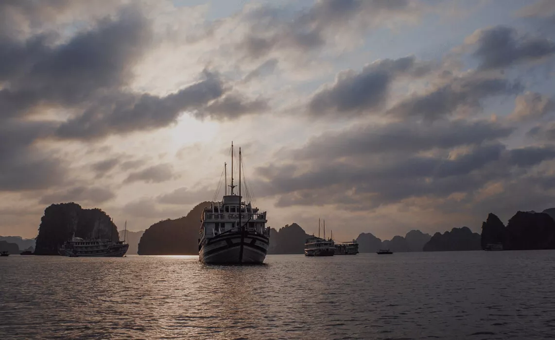 Camboja e Vietnã Exóticos by Collection