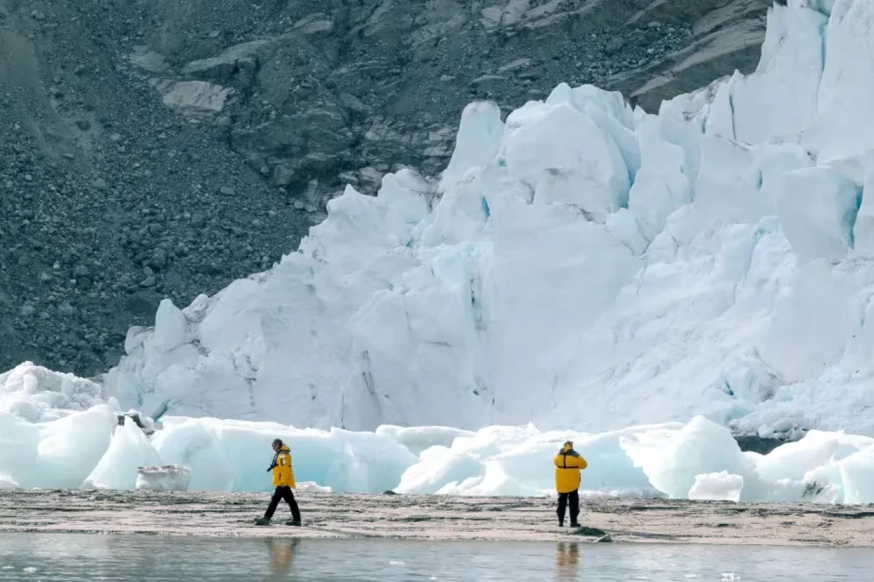 Glacial-landing-Eternity-Fjord