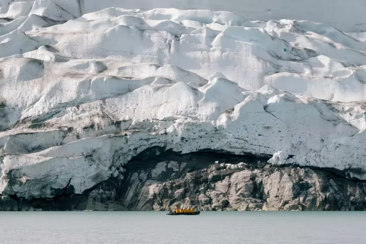 SamEdmonds-Zodiacs-and-Eternity-Glacier