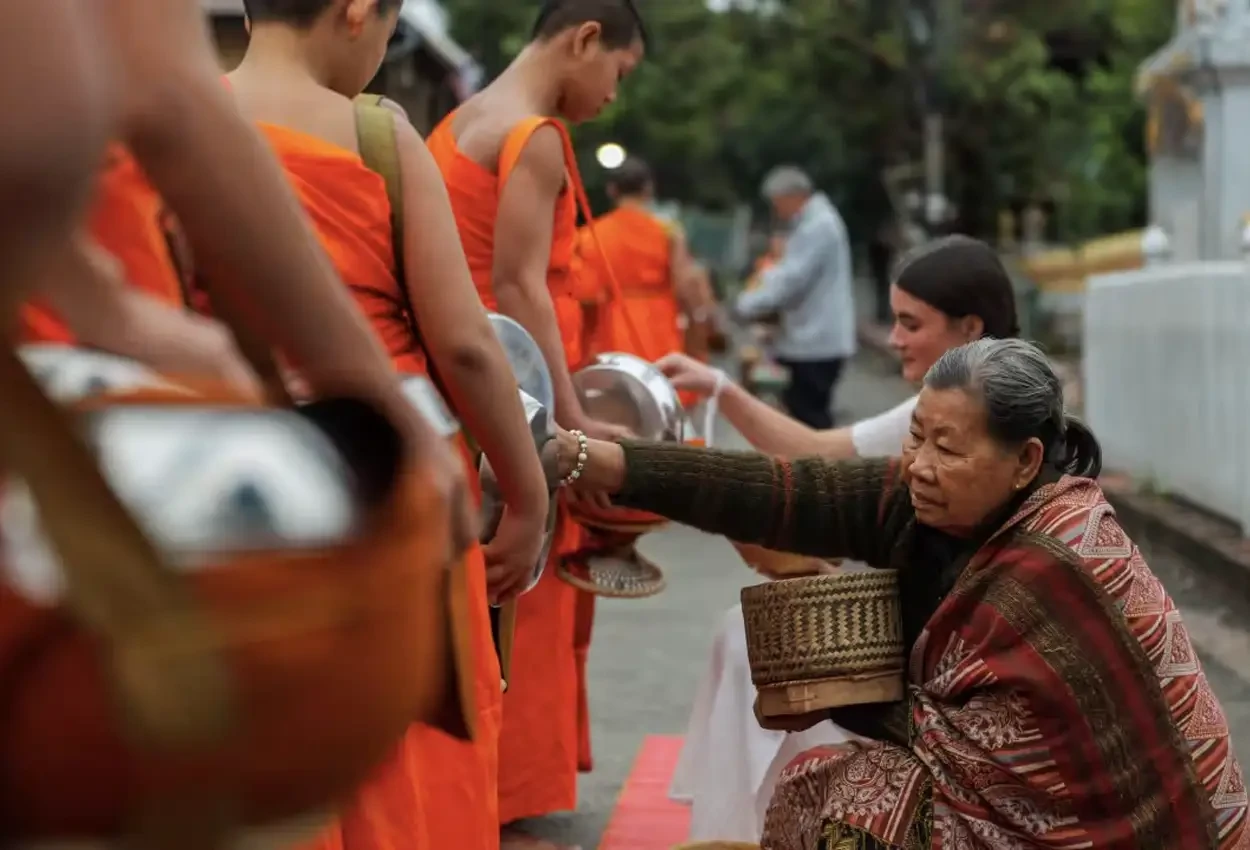Essence of Laos: Luxury & Charm