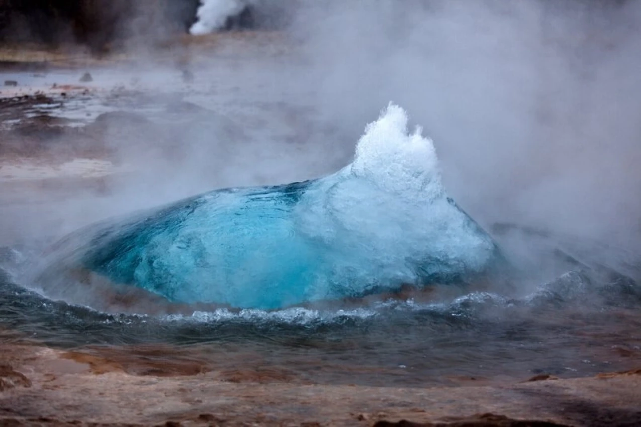 Geysir-hot-spring