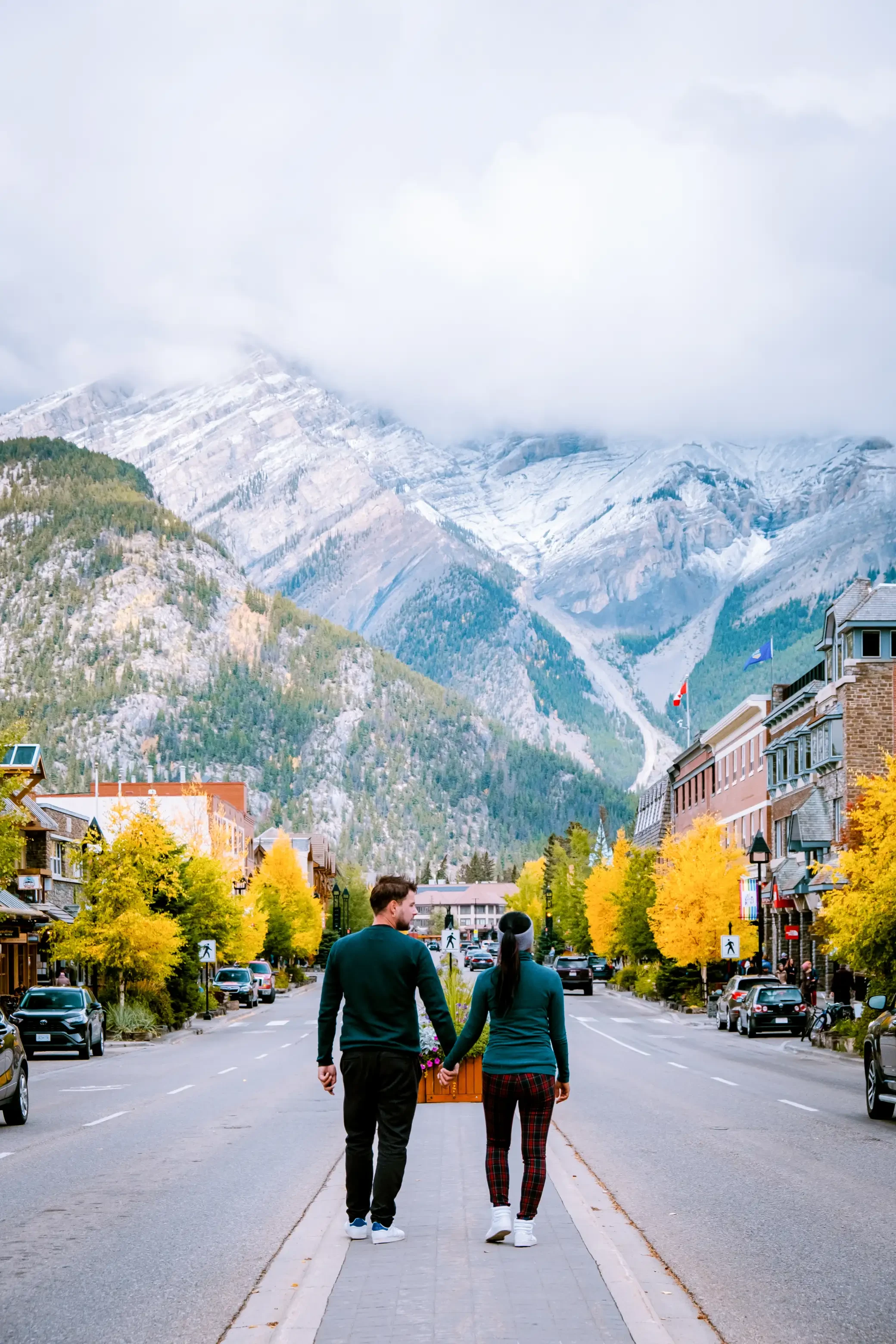 canada-banff-couple