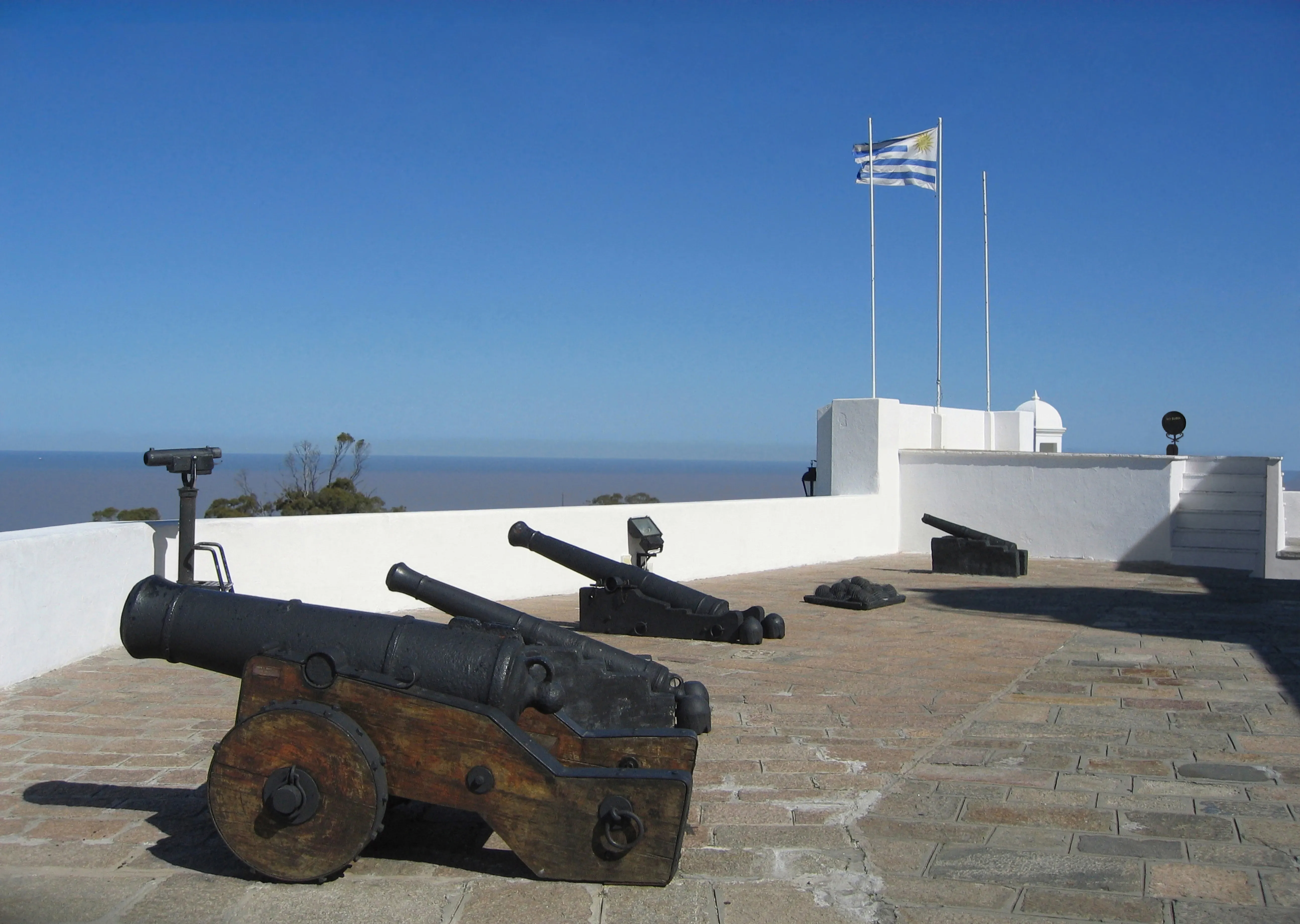 Canhões antigos em Montevideo