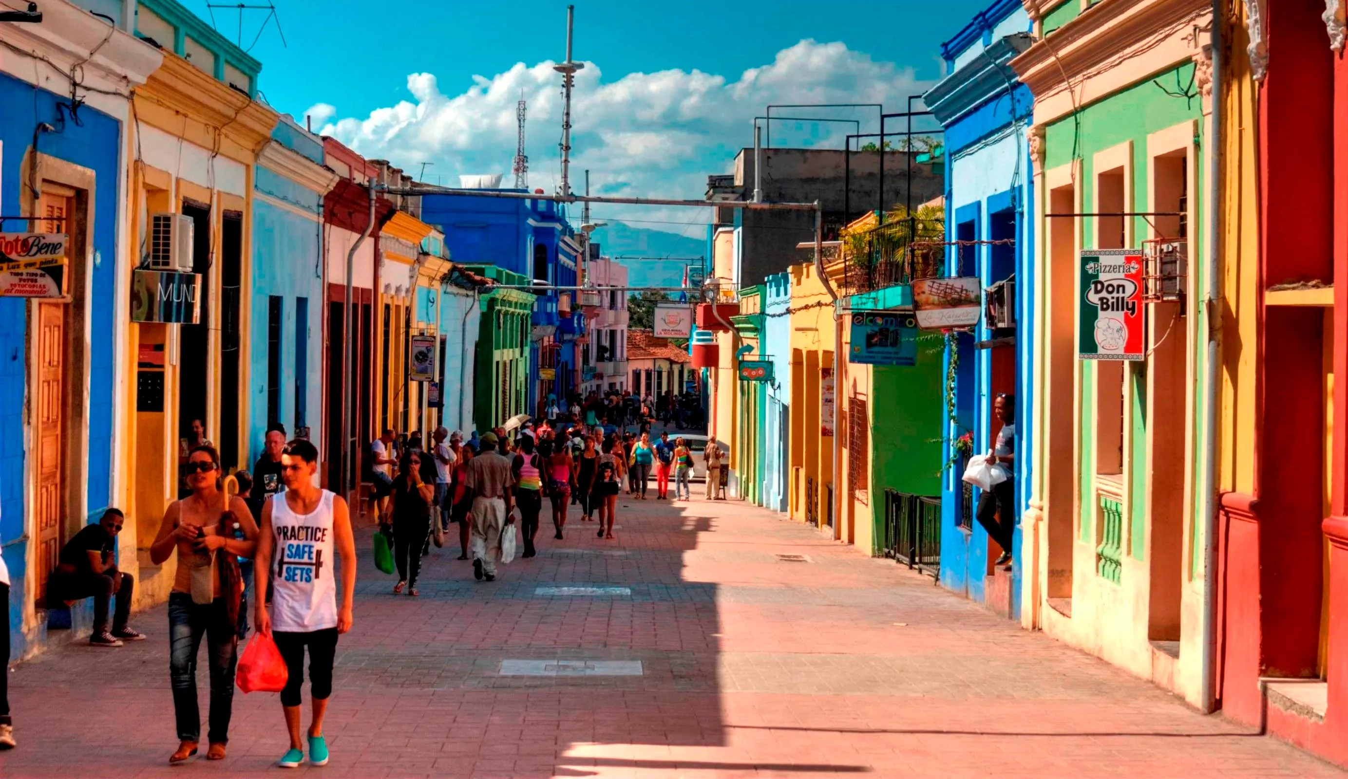 Rua em Santiago de Cuba
