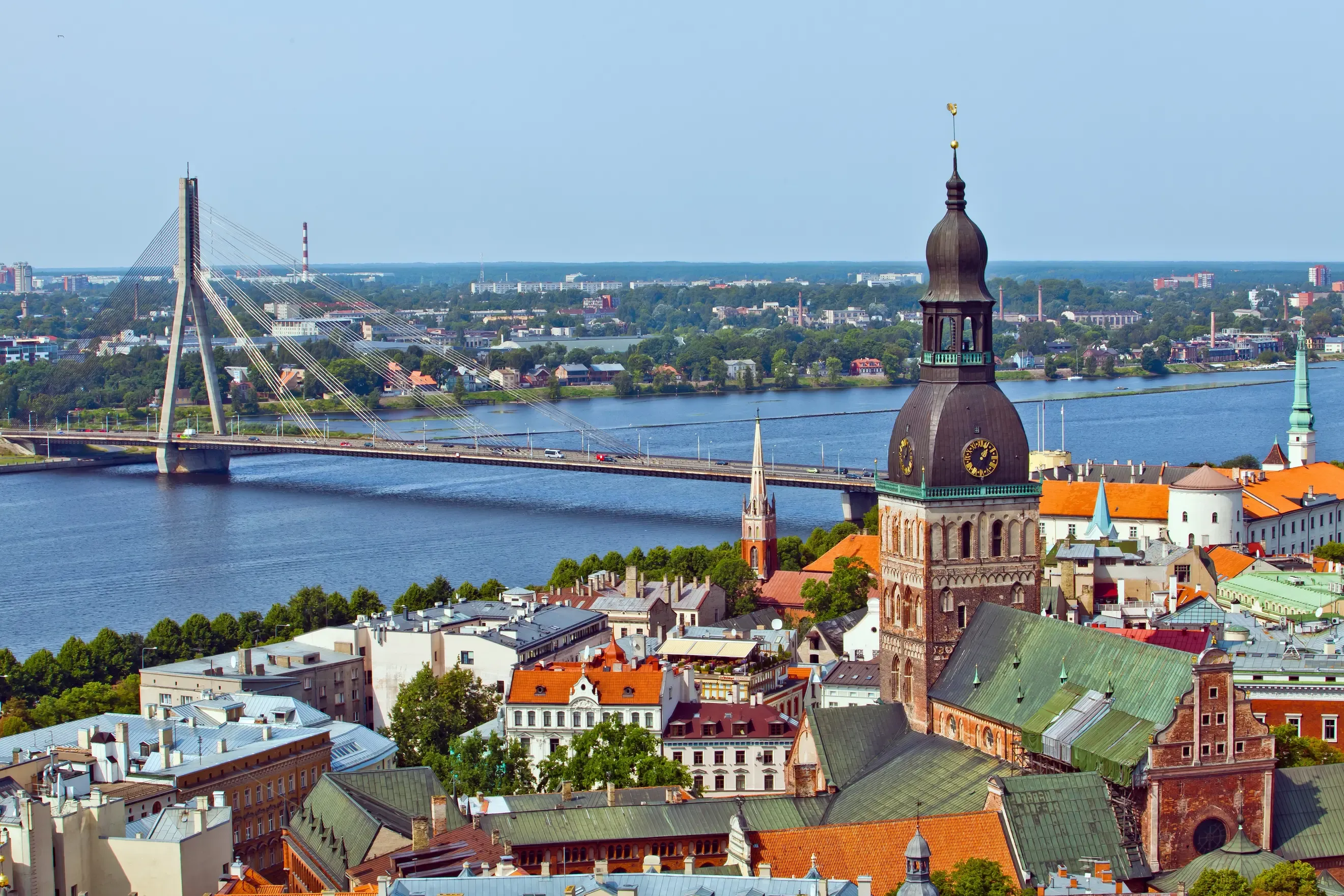 Panorama de Riga no Verão, Letônia
