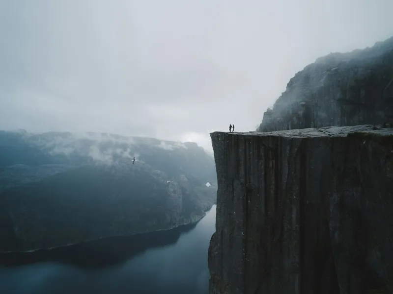 Preikestolen na Névoa, Noruega