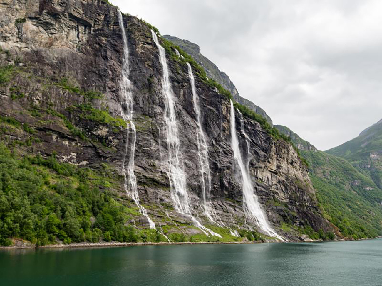 Lofoten e Sol da meia-noite